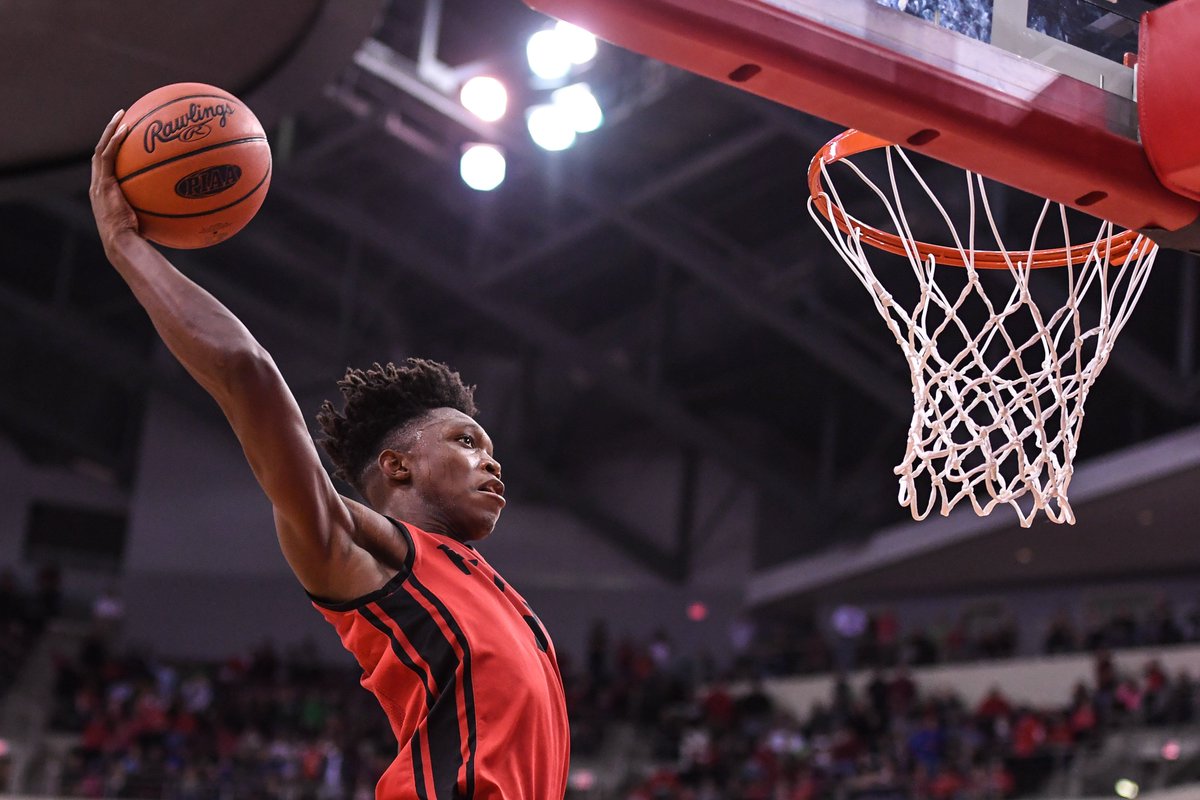 PaPrepLive's tweet photo. Some early photos from Reading's first ever PIAA state title victory, 64-60 over Pine Richland in PIAA Class 6A boys basketball title game https://t.co/1sAHgl1v5z