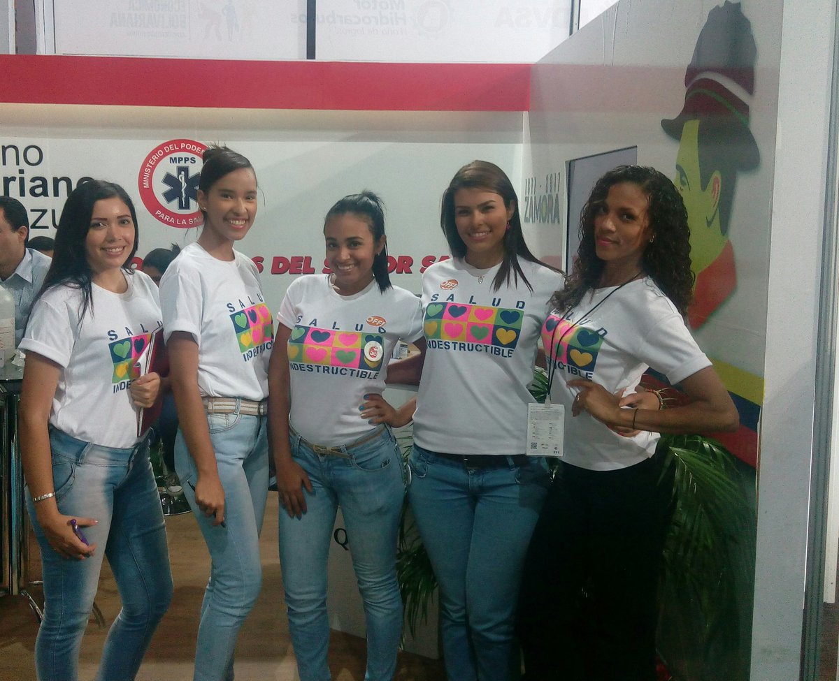 LESLIERUMBA's tweet photo. @MPPSalud  presenté en la #EXPOVzlaPotencia2017,parte del equipo de protocolo de la Ciudadana Ministra @A_Caporale2017 #saludindestructible https://t.co/KOkMAwxnWK