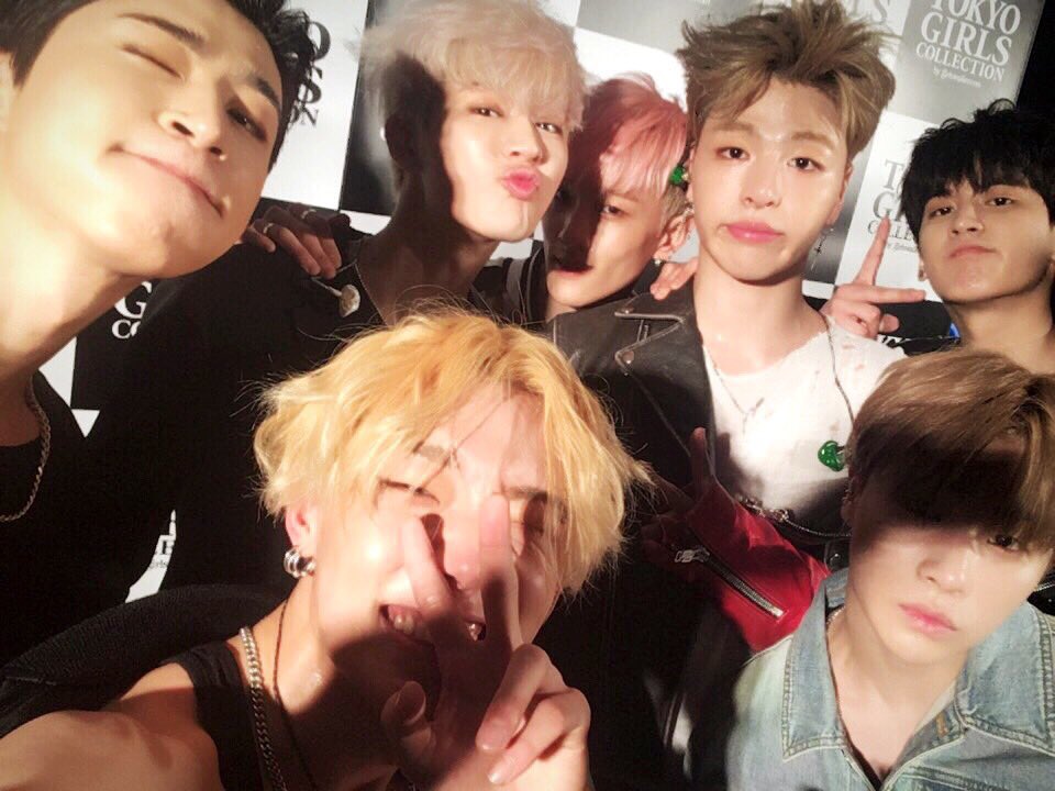 Throwback #東京ガールズコレクション 2017 ! トリのiKON をライブ後にキャッチ！ BOBBYがセルフィしてくれたよ！ Thx 2 #Bobby !!!! &amp; all, We had a great live!!!!!!!!!