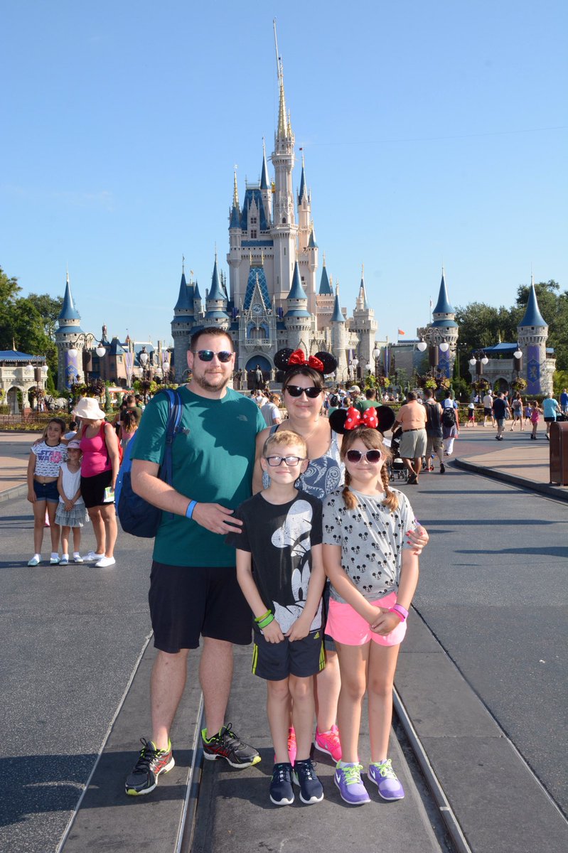 raeraet's tweet photo. Can't wait to get back here #solongtowait #disney2018 #lifestooshort #makememories https://t.co/xAW0s679xx