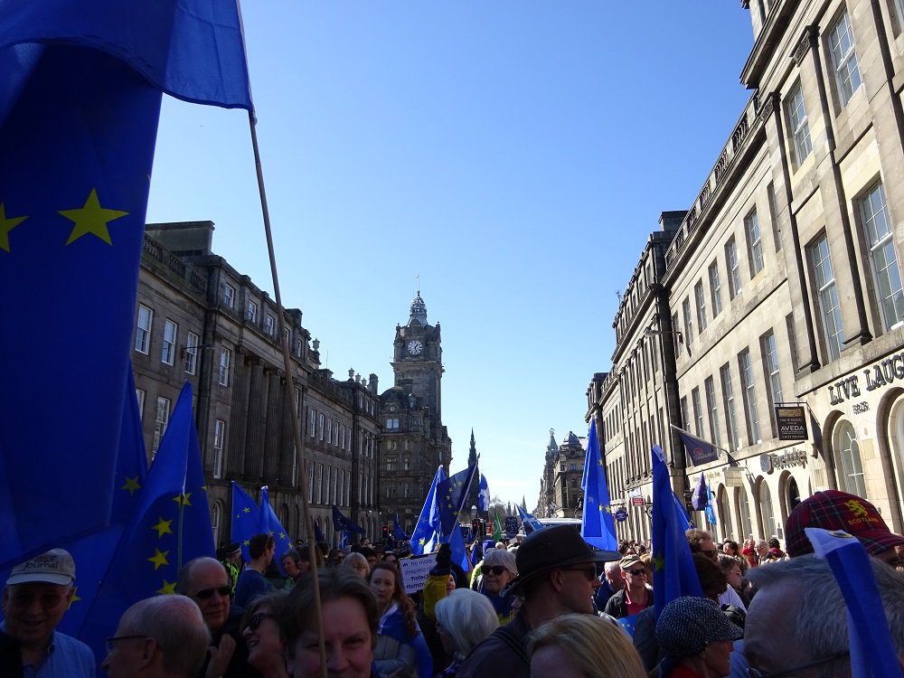 JWils60's tweet photo. @stephenperryifb here is Edinburgh - big crowd too - more than reported - EU March - huge turnout &amp; great speeches https://t.co/tK0wD0mYLu https://t.co/PszOTOoEiz