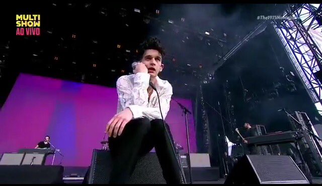 tomsgregs's tweet photo. hoje eu tô só o matty healy no lolla #The1975NoMultishow https://t.co/69n76yVgva