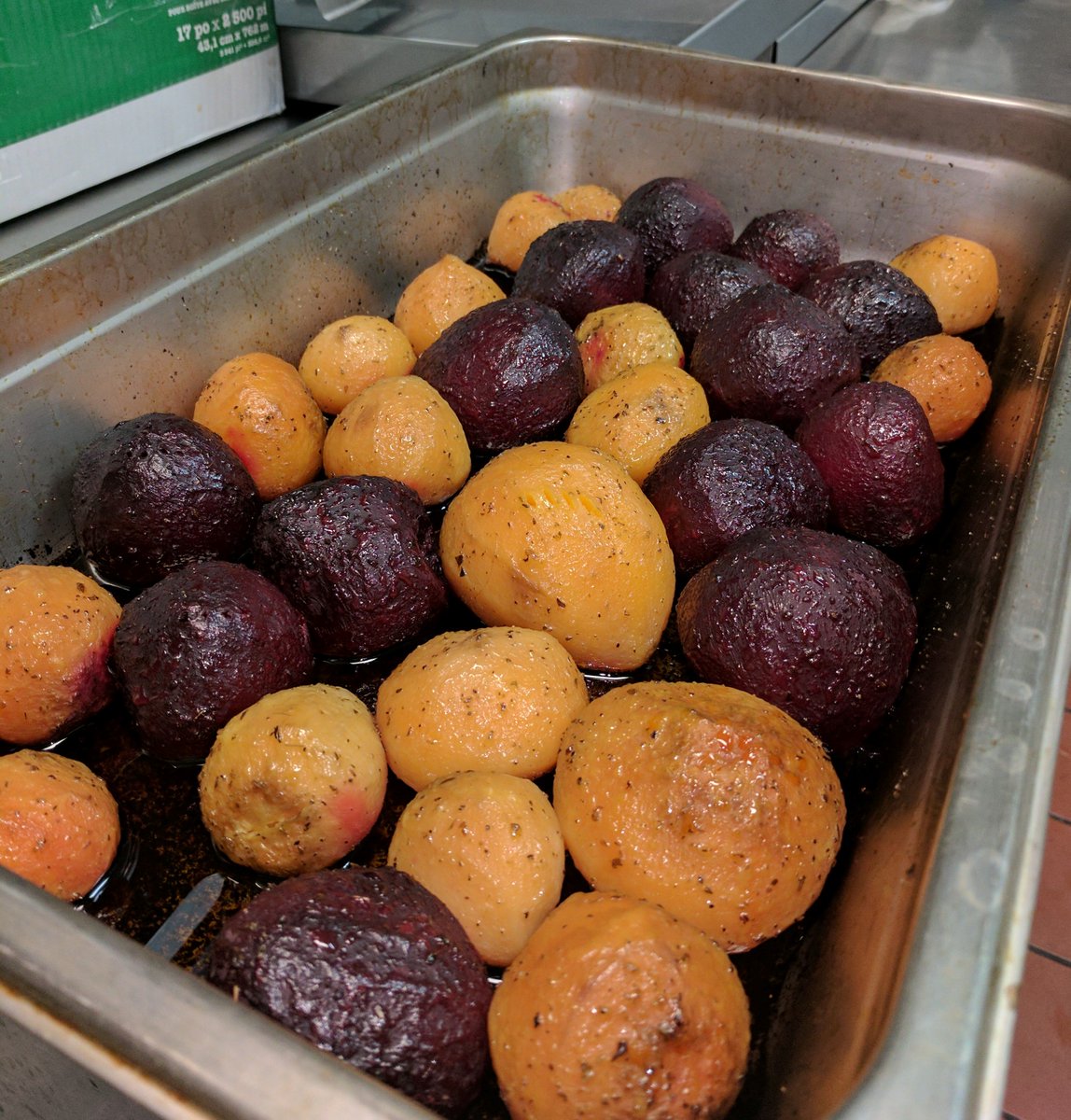 SimplyGreek1's tweet image. Our delicious Greek orzo salad is ready just in time for dinner &amp;amp; beet salad is on its way. Come try our freshly made, mouth watering sides😀