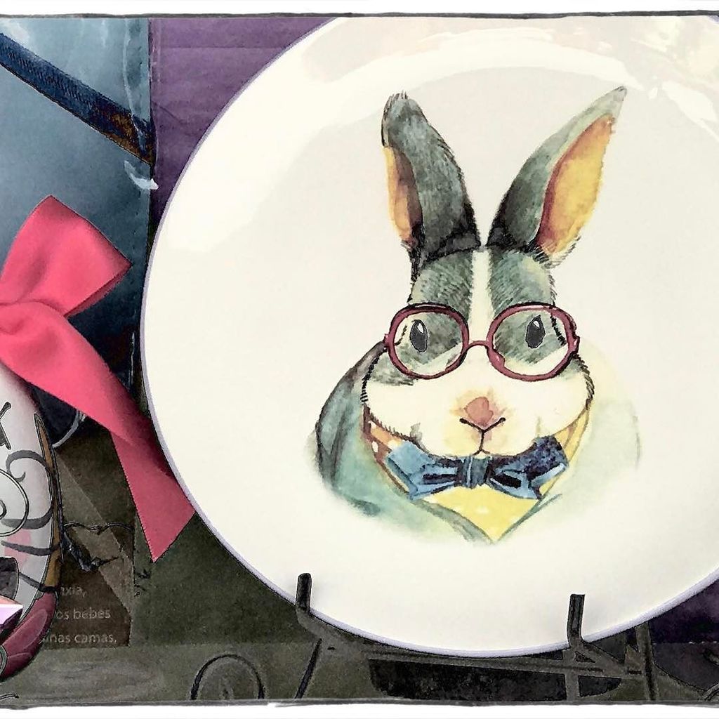 bohoartisan's tweet image. Store windows are starting to display rabbits!! Love this place!  #naturaltoothpowder #nat… ift.tt/2n5p3lt