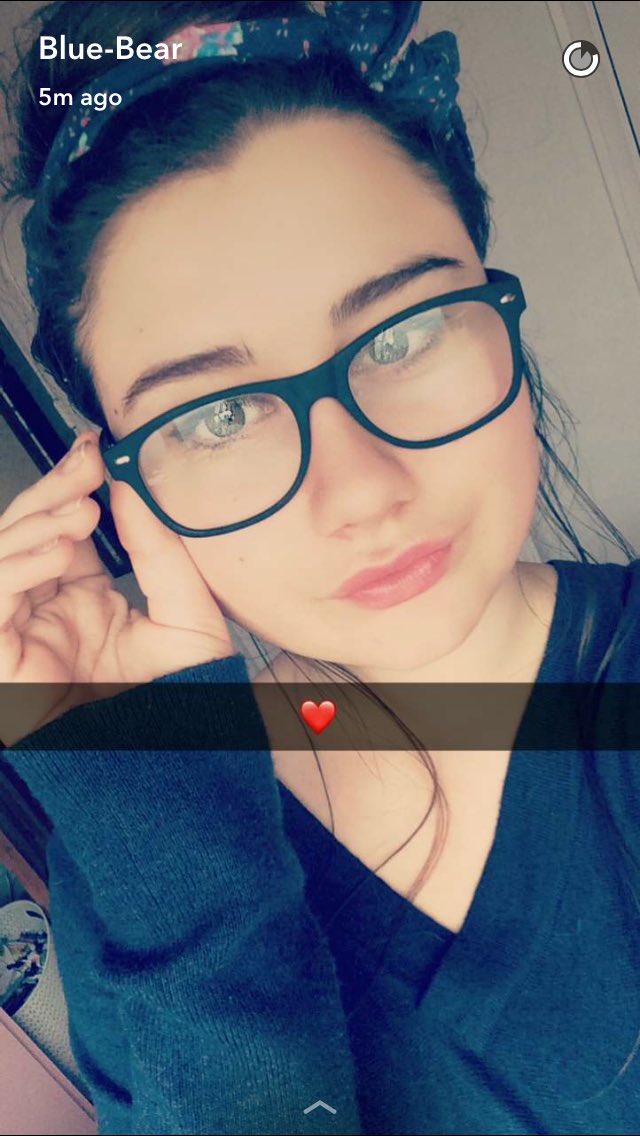 GenerousAngels's tweet image. Gotta love Saturdays 🎉 #saturdaynight #glasses #freak