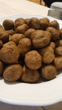 sandboxbitmaker's tweet image. Yummy balls! It fit about 100 in my mouth 😋 #ShoutOut #ShawarmaKing
