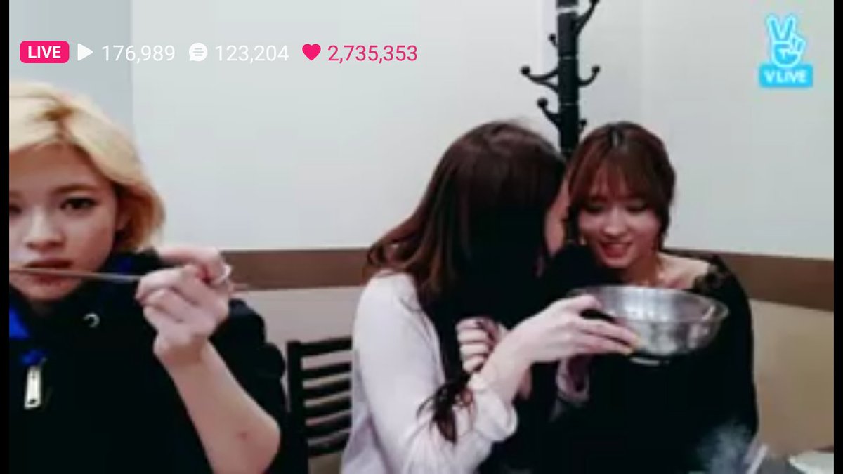 delgado2202's tweet photo. Tell me 10 reasons not to love them. There are not any instead there are more than a thousand to worship them. #Twice #Once4ever โคโคโค https://t.co/pqxX0YYrlM