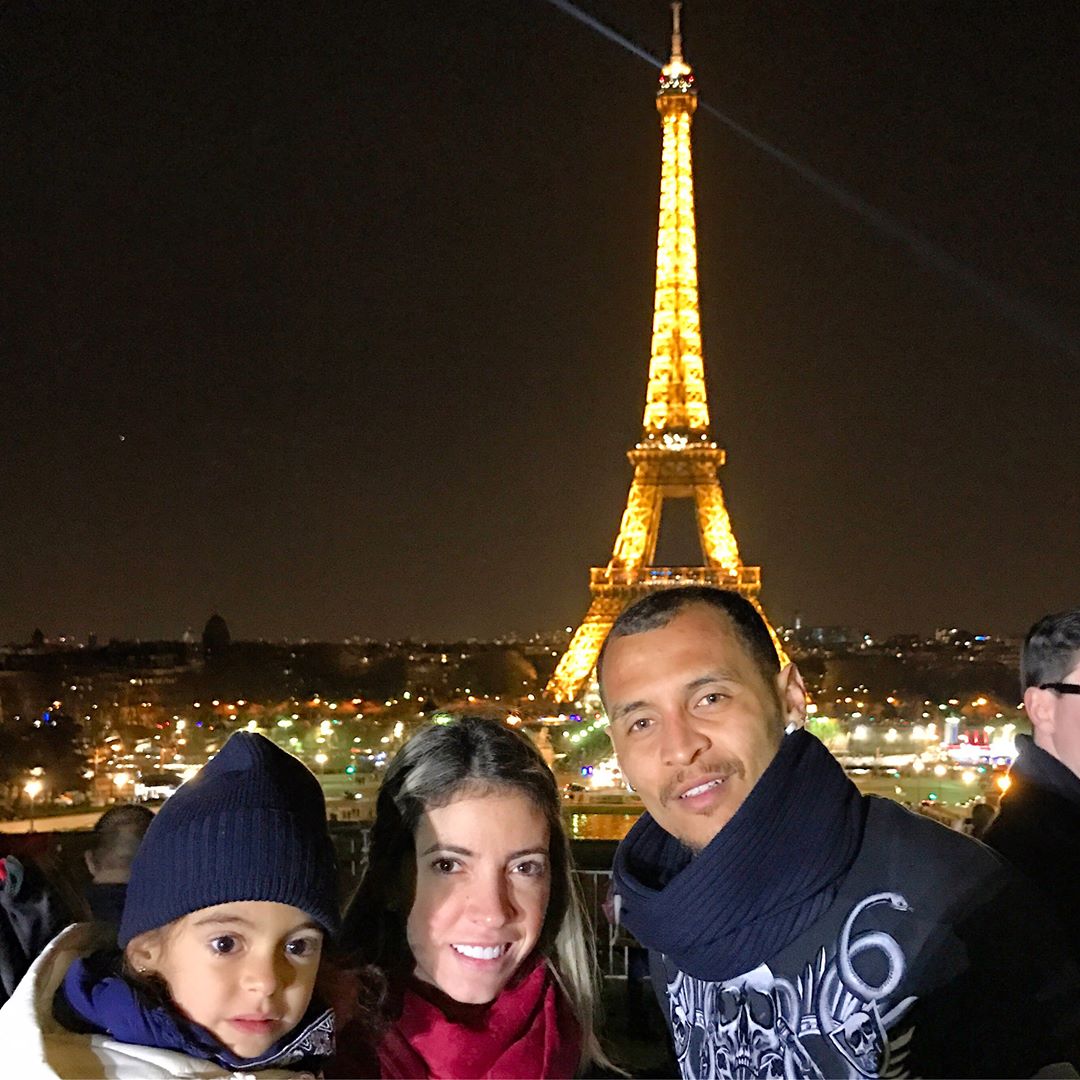 Só de perto pra saber o quanto impressiona!! 🗼#TorreEiffel 🗼#Paris 🇫🇷