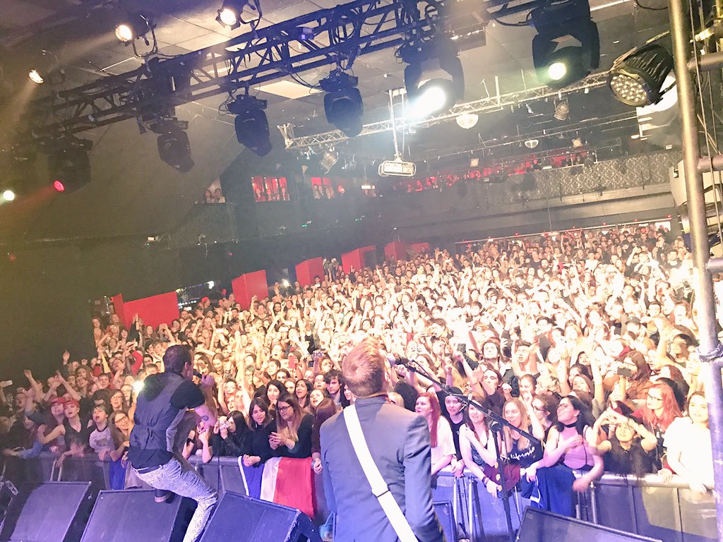 themaine's tweet photo. Sold out first night of the Lovely Little Lonely world tour!!! Thank you London. Gonna be a wild tour. #8123 https://t.co/EUAGijs0TT