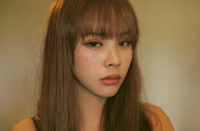 GoldenB_twt's tweet photo. ✽Name: Lee Yuna
✽Stage Name: Yuna
✽Birthday: 04/04/1993
✽Position: Main vocal, Rapper
✽Nationality: Korean https://t.co/88SWJcV4VY