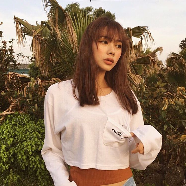 GoldenB_twt's tweet photo. ✽Name: Lee Yuna
✽Stage Name: Yuna
✽Birthday: 04/04/1993
✽Position: Main vocal, Rapper
✽Nationality: Korean https://t.co/88SWJcV4VY