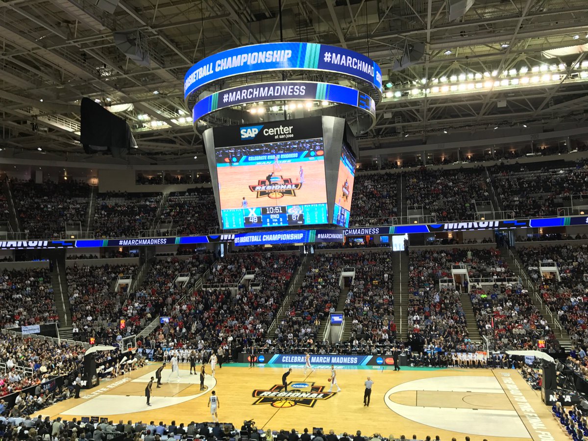Thanks @marchmadness and @cocacola for hosting us at tonight's #Elite8 game! https://t.co/ioWFd6NfgZ