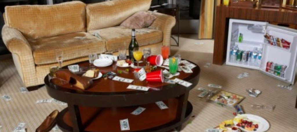 ishmael_dagwood's tweet image. EXCLUSIVE REPORT – The Watch Industry Found Dead in Basel Hotel Room! ishmaeldagwood.wordpress.com/2017/03/25/exc…