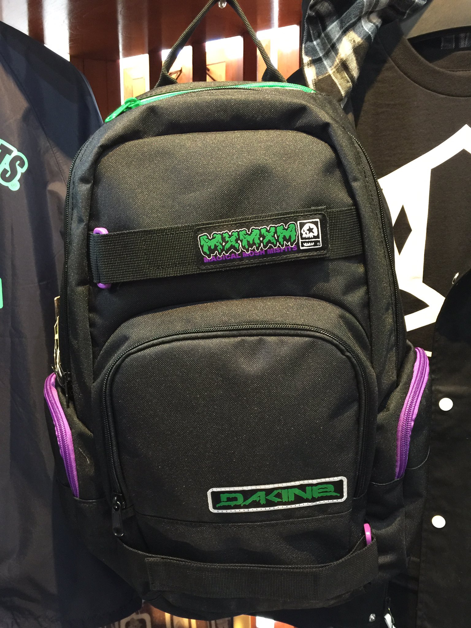 DAKINE×マジカルモッシュミスフィッツ バックパック MxMxM Spring