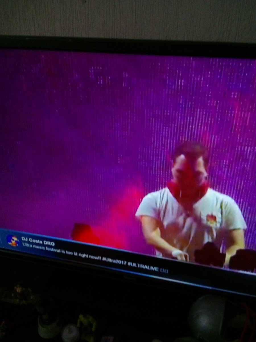 Rx_bbr's tweet photo. @tiesto @Addmarck #Ultra2017 https://t.co/YrB8mklOyV