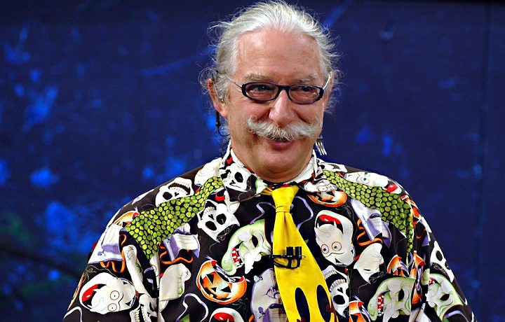 GAMBA_CL's tweet photo. VIDEO: Patch Adams “El Capitalismo es la causa de todos los problemas” https://t.co/3zZpuzSy94 https://t.co/NuXbZcDPtB