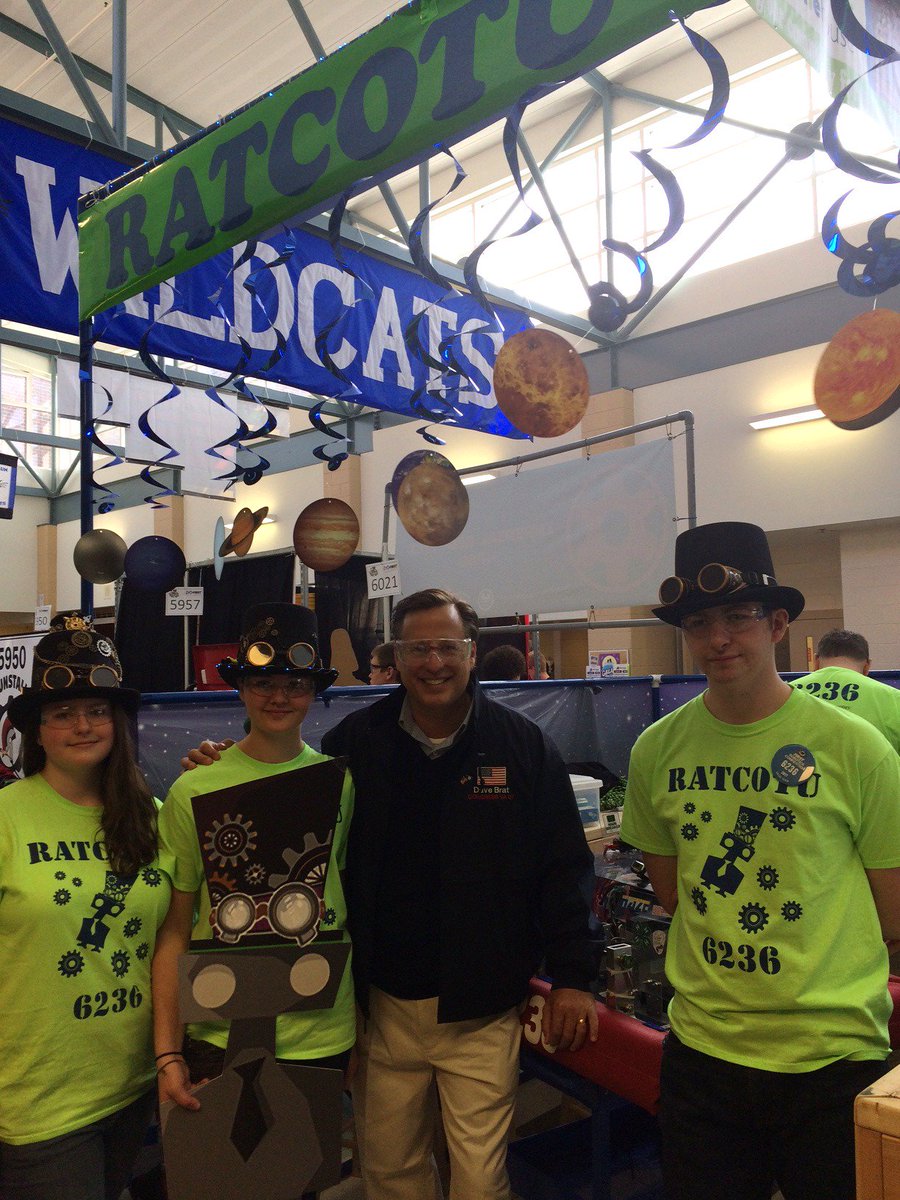 6236 &amp; mascot, Hubble, met Rep. Dave Brat who was supporting STEM <a href="/FIRSTChesapeake/">FIRST Chesapeake</a> Central VA District Event!
#FRC #omgrobots  #LetHubbleFly