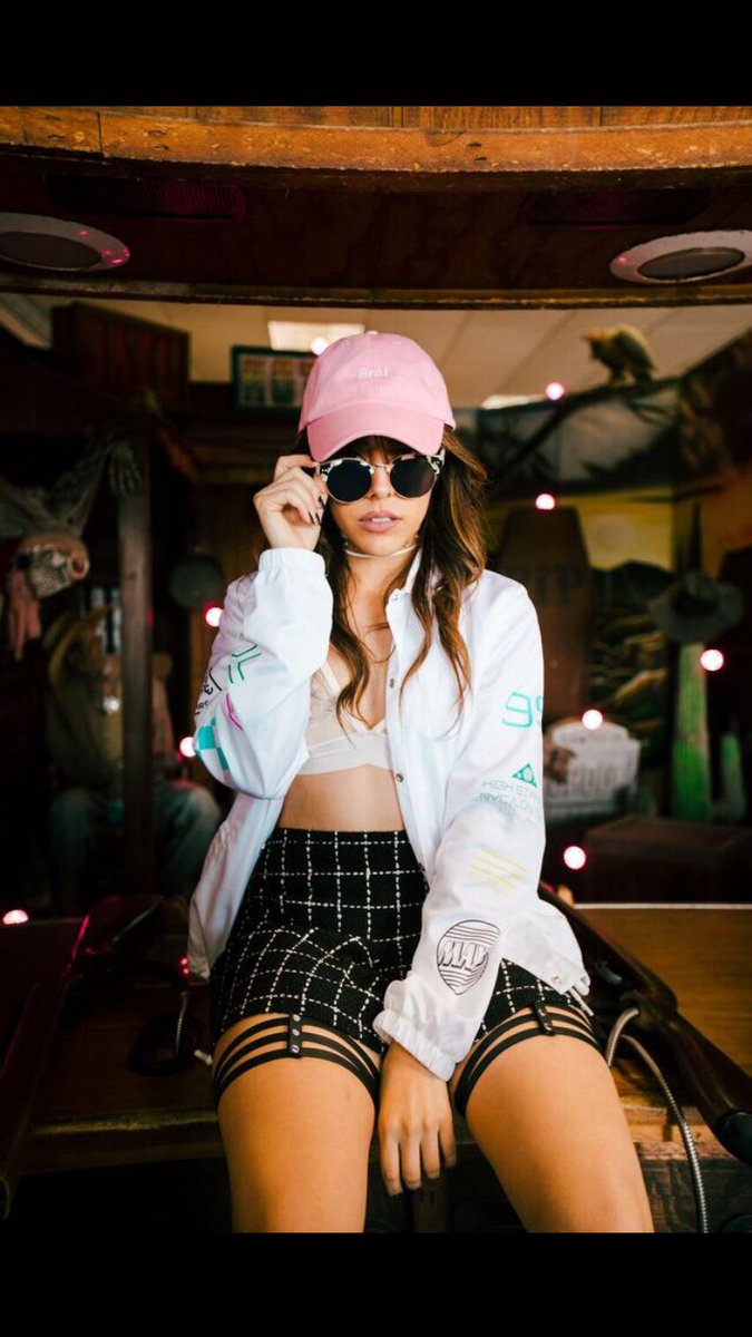 AlexyabGarcia's tweet photo. ***hiatus is ova how u doin twitta***  #lazykidsclothing #sponsor #brat https://t.co/6TnR1LXGFd