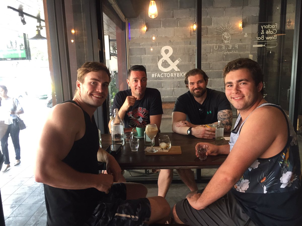 rosey_dobbs's tweet photo. Where's @WCulhane619 🍻🍹🍸🥂🍻 CHEERS 2U 👍🏼👍🏼 thanon phaya thai #bangkok #Thailand https://t.co/mR6EcNNwiG