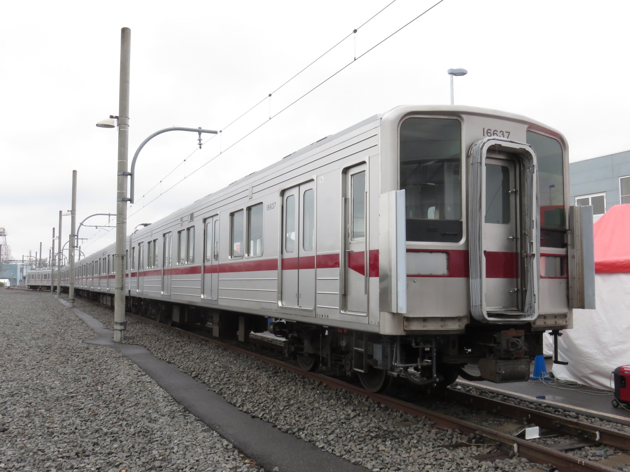 Ztq 訪問国 帯無し14系もいる 東武 南栗橋 系クレヨンしんちゃん 系 8000系セイジークリーム いわくつきの000系052 系 300系ゆのさと 0系プユマ 100系日光詣 変態仮面 Slは違う場所です