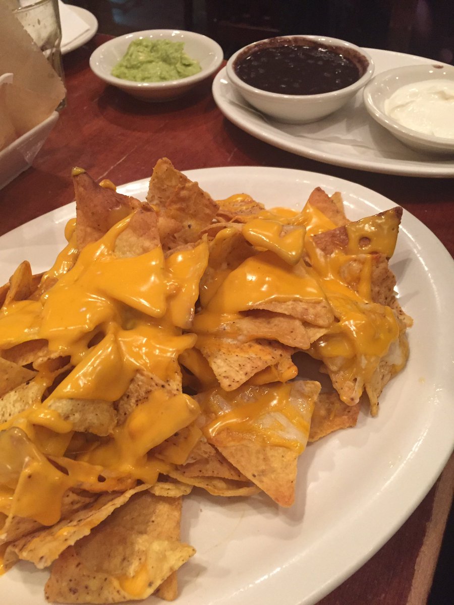 VegetarianMamma's tweet photo. Holy Moly #glutenfree. This #gf #foodblogger says YES to @busboysandpoets #gfspringbreak #glutenfreetravel #travelblogger #DC #GFDC #DCeats https://t.co/U1SSMd0s9e