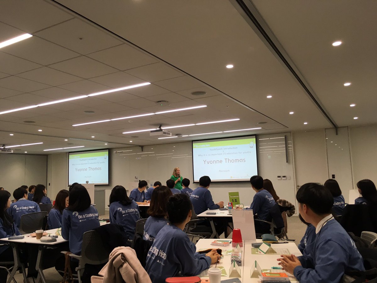 DaianaBeitler's tweet image. Exicted to see Korean students learning to become #codingheroes, showing other youth what is possible to achieve with CS #youthspark