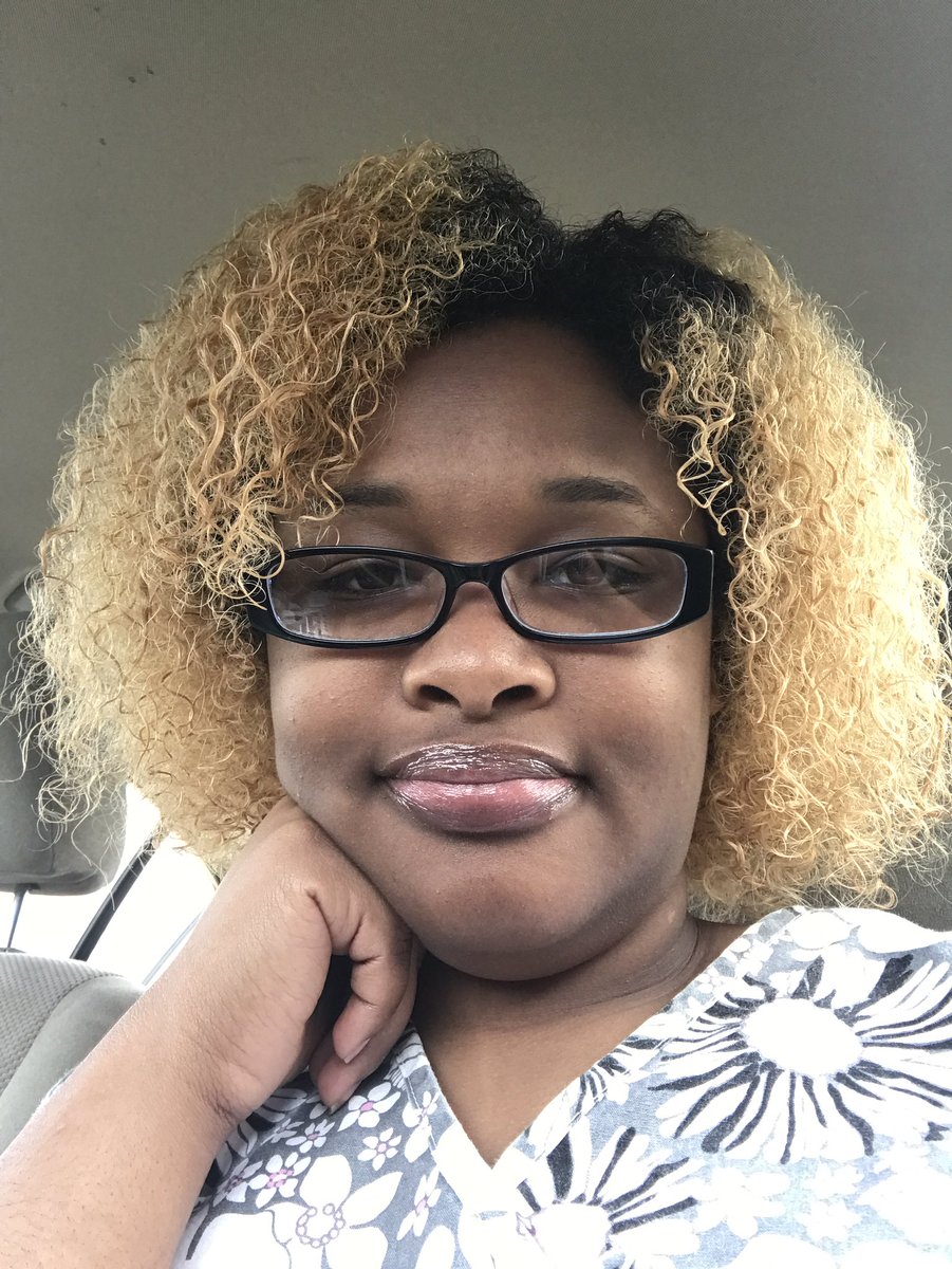 The_HoodooQueen's tweet image. #naturalhairtwitter I'm here for this #2yearsin