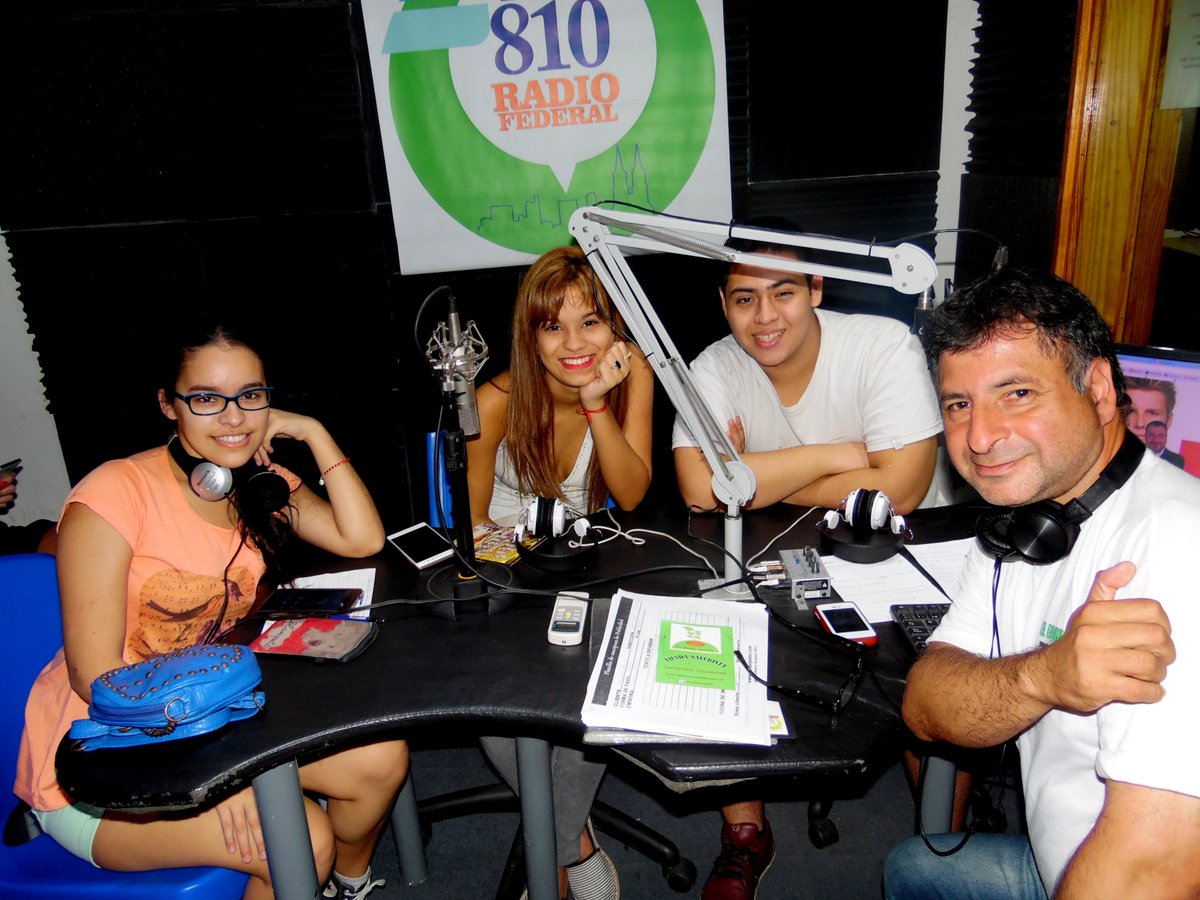 aythanaok's tweet photo. #Repost hoy en la @Am810Federal el programa @ElEquipador  #Bailaconmigo #aythanaok #paraverte #popteen胸キュン祭 #SabadosFelices @AgenciaAmel https://t.co/cLK5yNAFE7