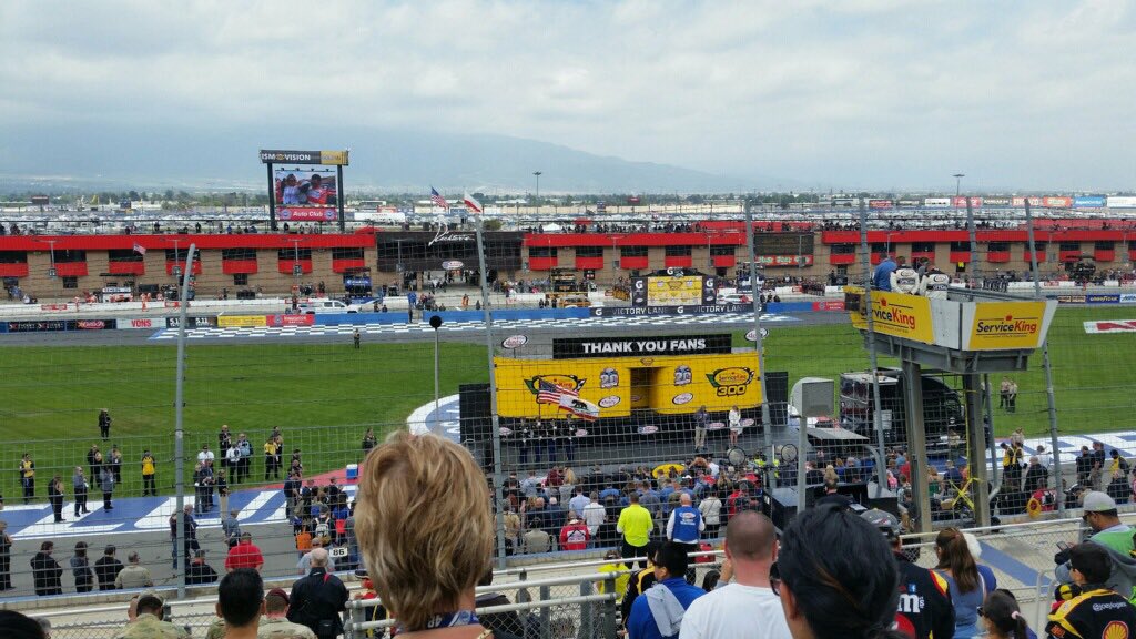 Columbia_VVUSD's tweet photo. Columbia Elementary @ValVerdeUSD wins the #leftysreadingchallenge for the 4th year! @ACSupdates #nascar #readreadread! #GoRockets! https://t.co/pBU27GMtPf