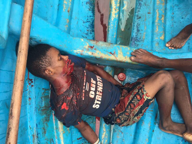 Shocking pictures Of OtodoGbame Residents in Lagos State living and sleeping at open sea after Gov Ambode drove them and burned down their residences.