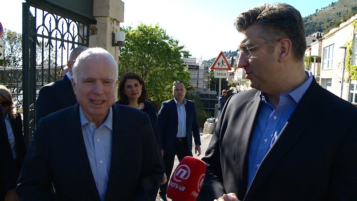 Premijer <a href="/AndrejPlenkovic/">Andrej Plenković</a> i <a href="/SenJohnMcCain/">John McCain</a> na sastanku u Dubrovniku. Razgovarali i o #agrokor -u. Više u 19:15. <a href="/novahr/">Nova TV</a> <a href="/DNEVNIKhr/">DNEVNIK.hr</a>