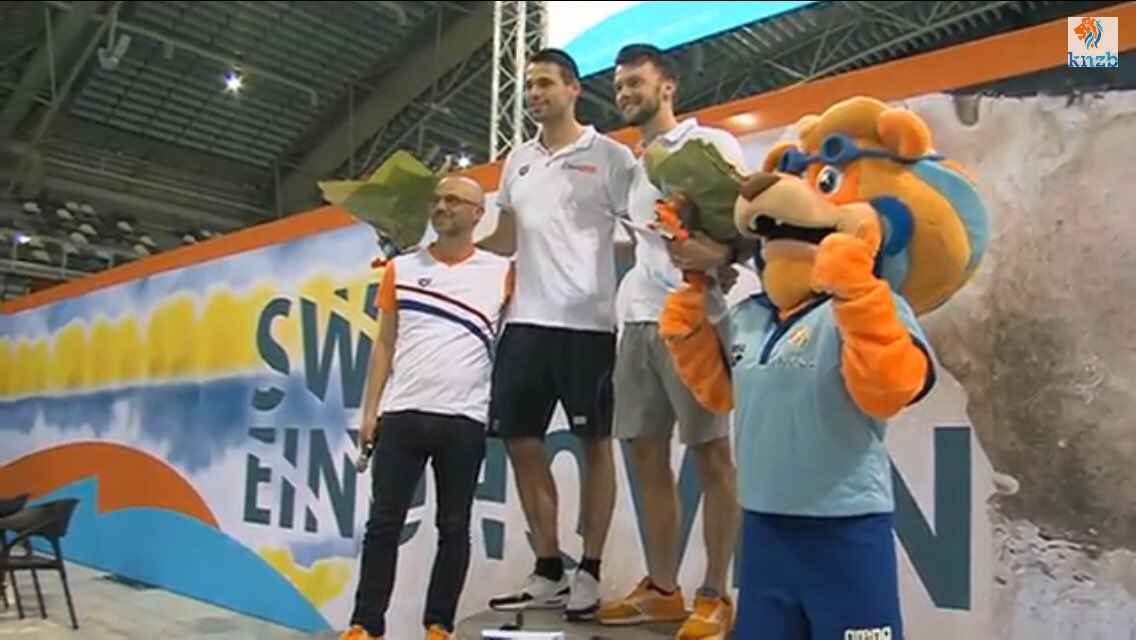 Afscheid van 2 topzwemmers <a href="/sverschuren/">Sebastiaan Verschuren</a> en <a href="/joostreijns/">Joost Reijns</a>, beloond met KNZB onderscheiding Lid van Verdienste. Bedankt zwemhelden! #swimcup