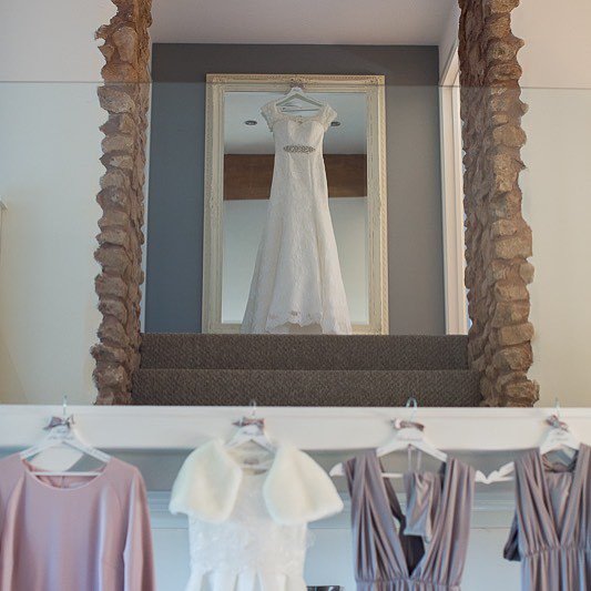 QuantockLakes's tweet photo. #Stay #TheNightBefore your #WeddingDay at #QuantockLakes and #GetReady in the #WagonHouse #Barn By @kellyweech @quantocklakesuk https://t.co/vSbPVnH9IB