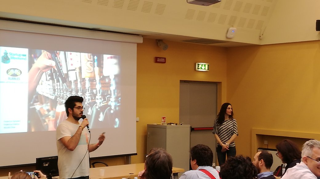 EnzoNotaristefa's tweet photo. Bubbles draft beer at home for everyone #swrome #foodtech #finalpitching #startup https://t.co/Kl51IHfEcy