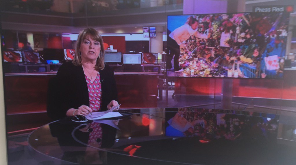 The last ever #BBC News with the incomparable @maxinemawhinney after 20 years. Hard act to follow:-) #weekendnewsclub