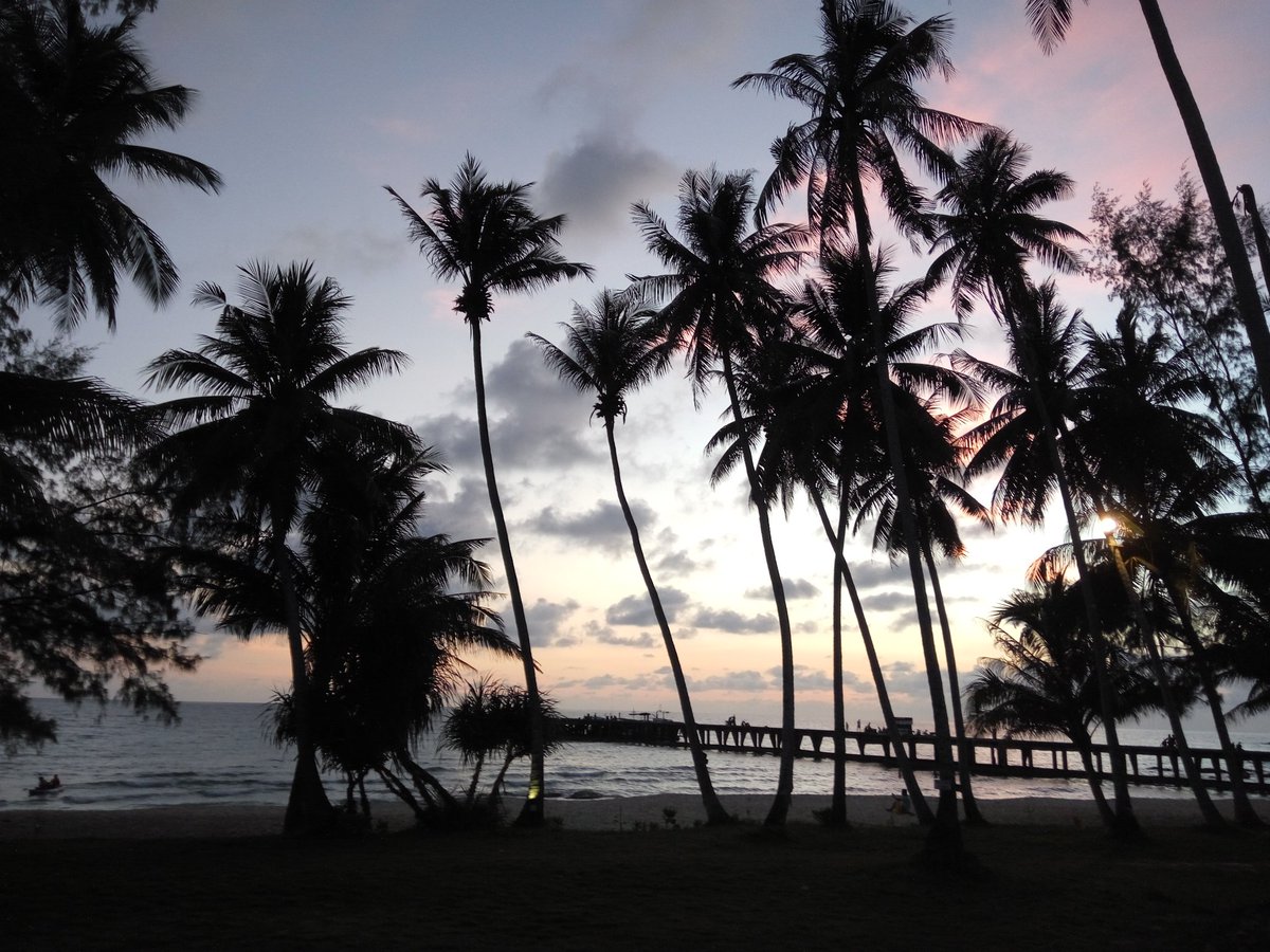 nontanjp's tweet image. シルエットมีความหมายในภาษาอังกฤษคือsilouette  ภาพเงาดำ  เคยได้ยินคำนี้ในเพลงญี่ปุ่น #tratprovince #thailamd #sea #sillouette #holiday