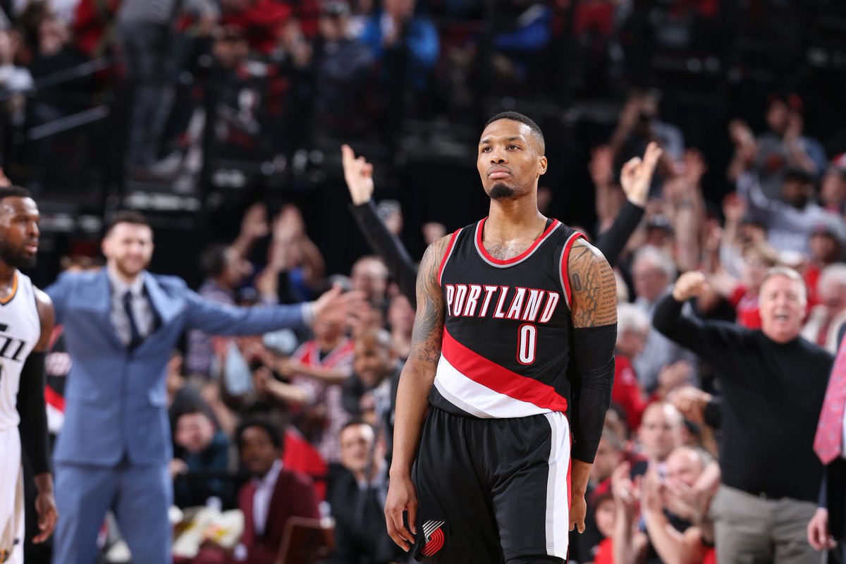 SportsCenter's tweet image. 59 points. 
0 turnovers. 
Franchise record for points in a game.

Dame was feeling it.