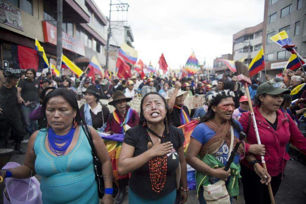 RChachalo's tweet photo. De ésta #DictaduraEnEcuador saldremos en #GuayaquilSinNebot y en #QuitoSinRodas Estamos cerca de #FueraCorreaFuera https://t.co/RPn6taeirG