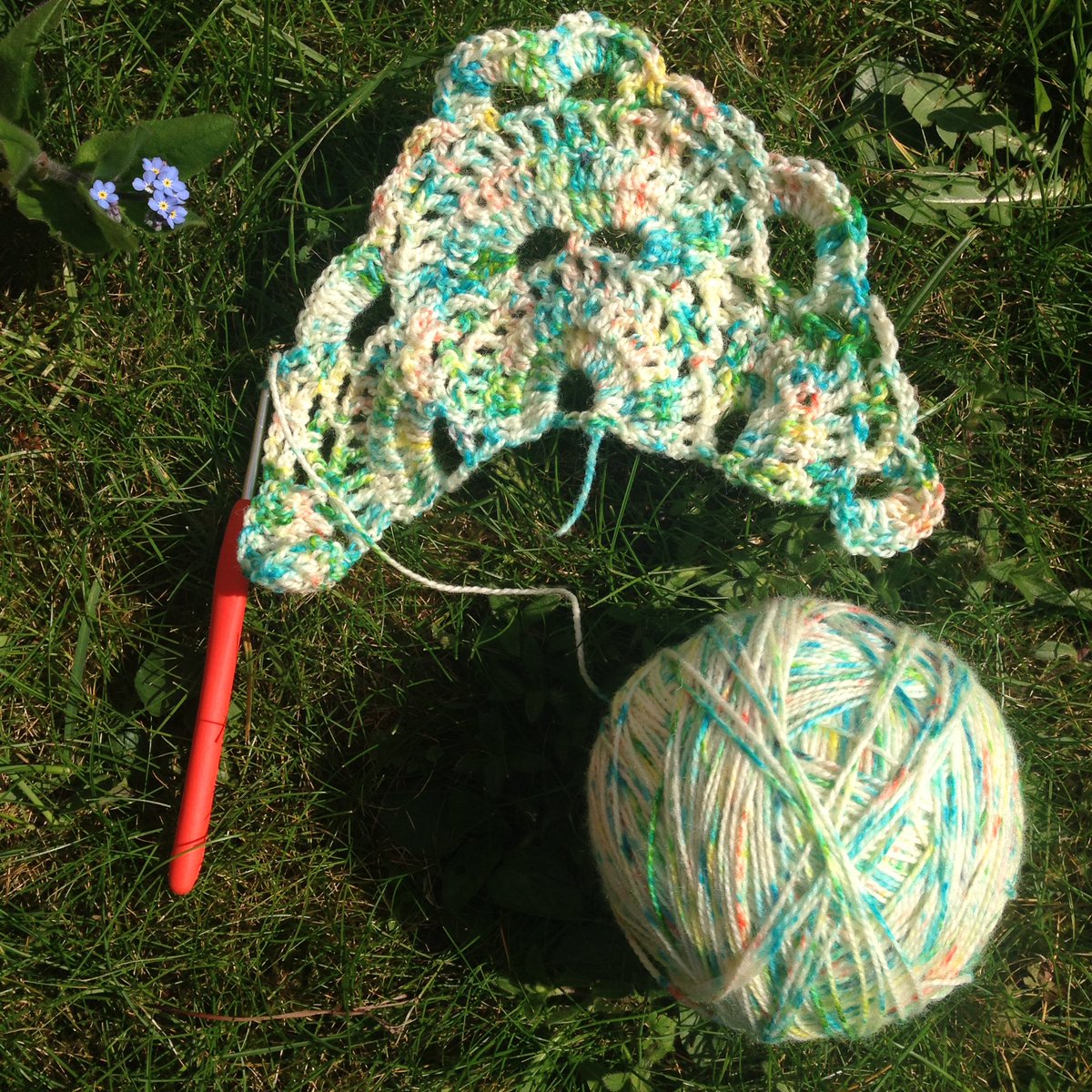 I love to crochet in the sunshine! #crochet #crochetgirlgang #virusshawl #handdyedyarn #crochetaddict