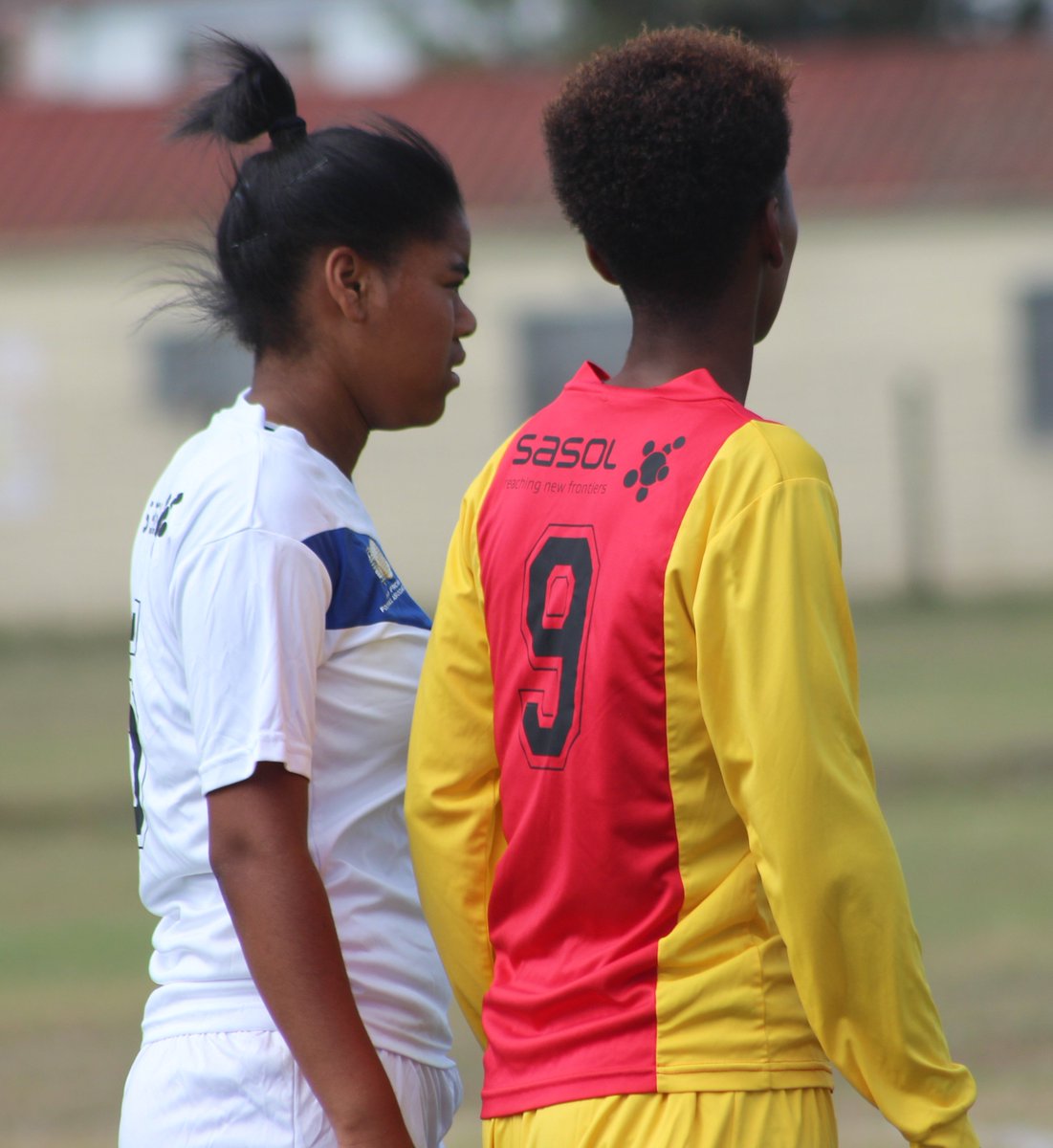 cherylroberts00's tweet photo. My documentation of women's football played in Bonteheuwel on the Cape Flats, yesterday afternoon. Santos v Burnely; match won 4-2 by Santos https://t.co/zReXVqP14Z