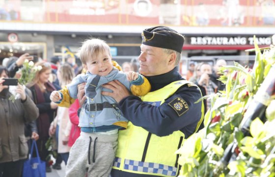 fridasoderlund's tweet photo. Stockholm är kärlekens stad
Foto: Anna Tärnhuvud &amp; Magnus Sandberg, Aftonbladet https://t.co/FM612Ka7Er