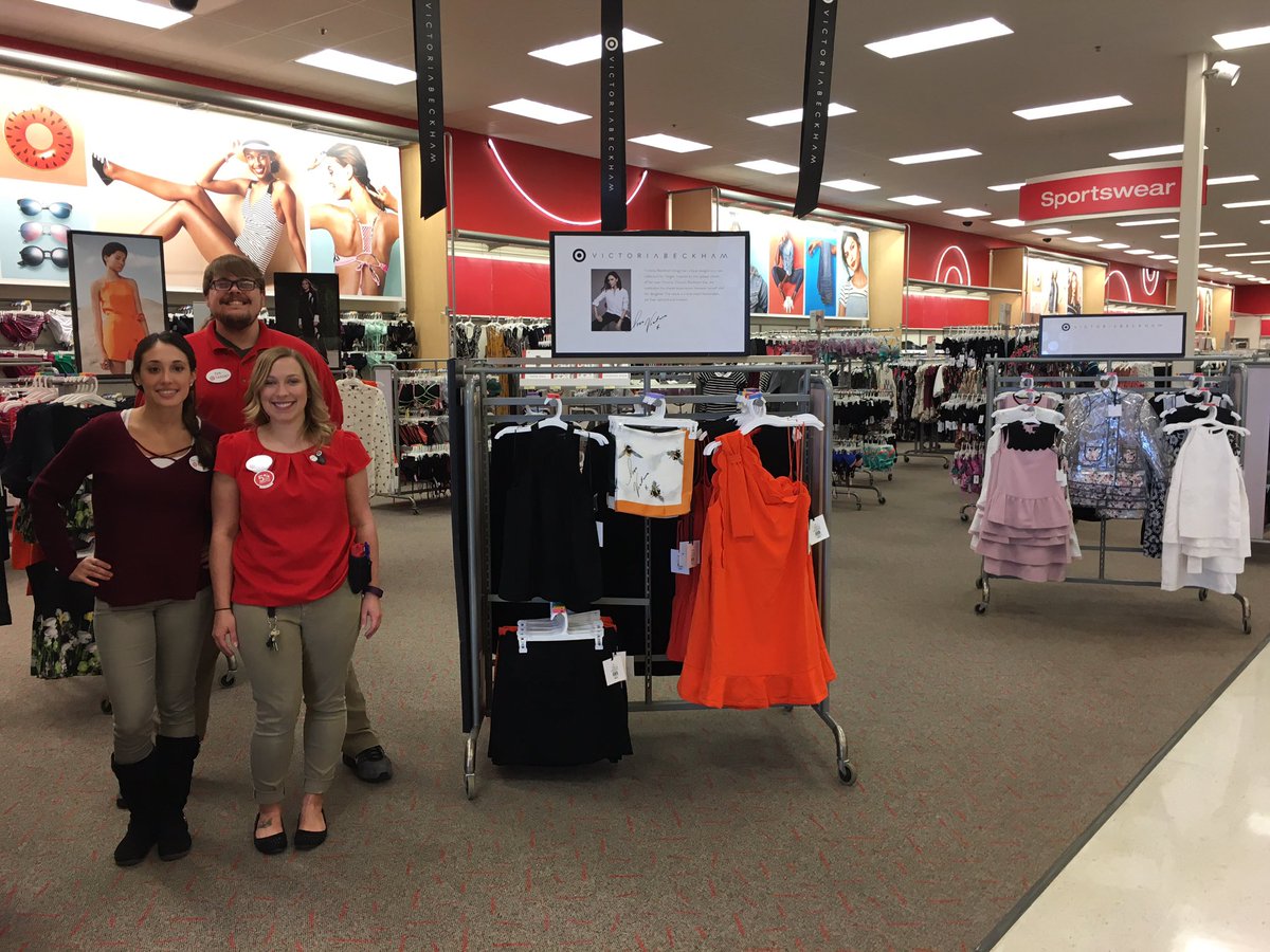 JillanneMackey's tweet photo. T1841 is loving this new set 🙂Thank you @targetvm_erika for nailing your first big event! #VBxTarget @cat10jill @veramay11 https://t.co/fMImdoUSx7