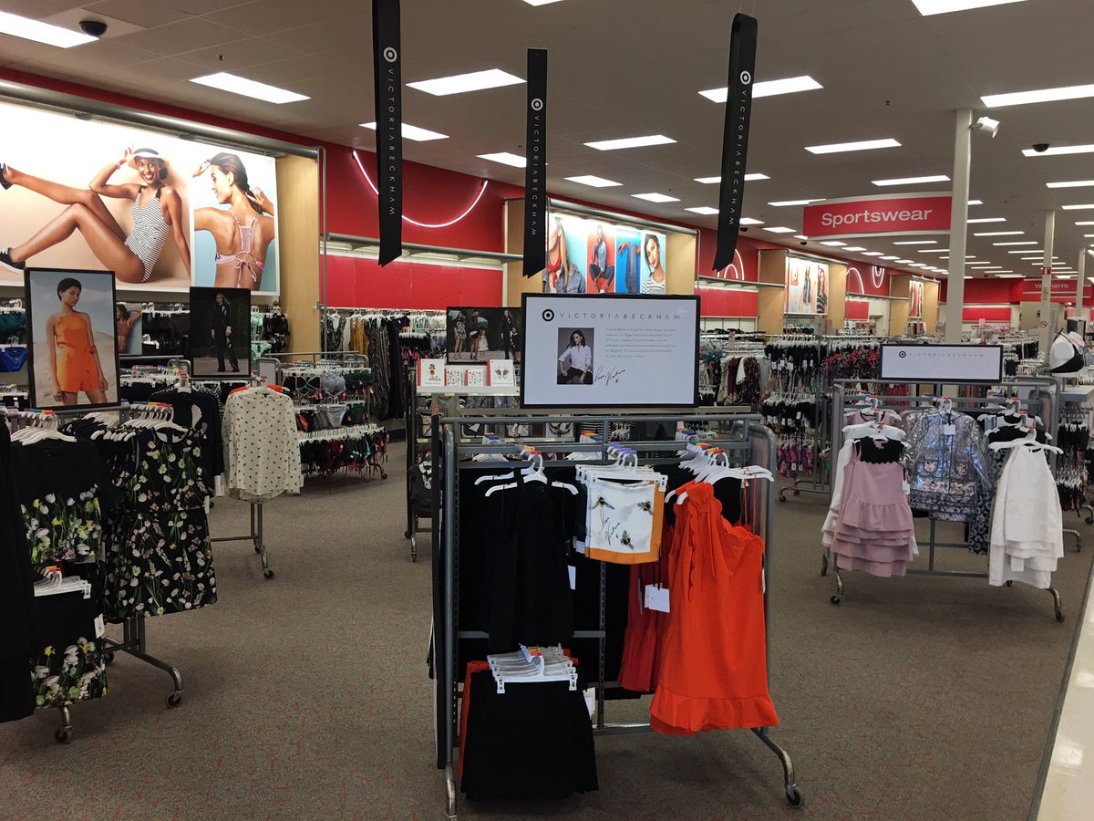 T1841 is loving this new set 🙂Thank you @targetvm_erika for nailing your first big event! #VBxTarget @cat10jill <a href="/veramay11/">April Bengert</a>