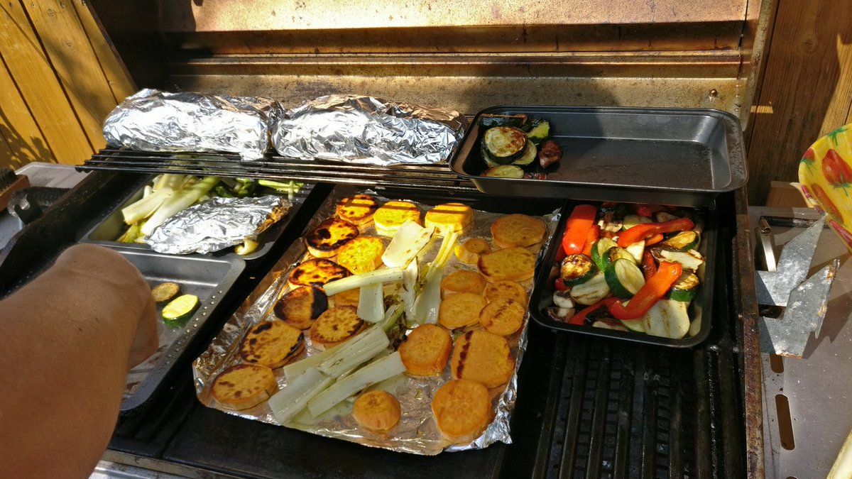 almutschwacke's tweet photo. Garden barbecue season is back and I am super happy about that #joooooy ๐ https://t.co/S4rfeymwWb