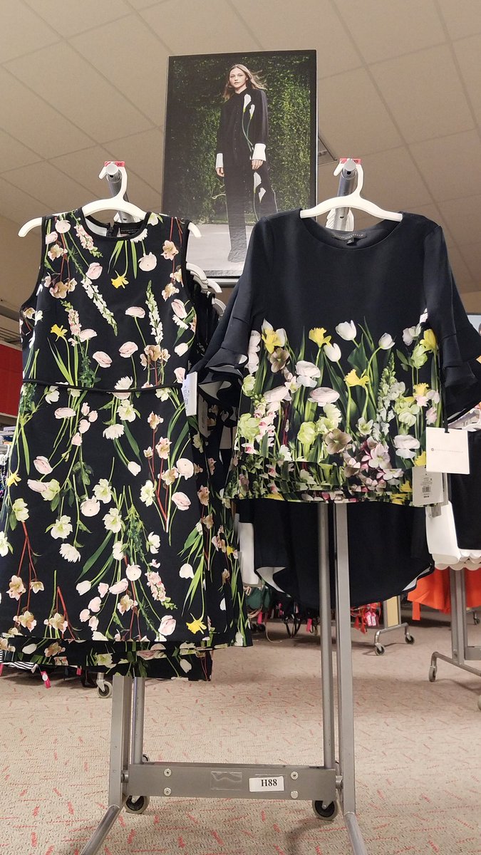 ValerieKessler2's tweet photo. Here we go Victoria Beckham launch!!!! #VBxTarget @nicole_corbat @jessy_lundin @rankin_logan https://t.co/TbVtwsb4mT