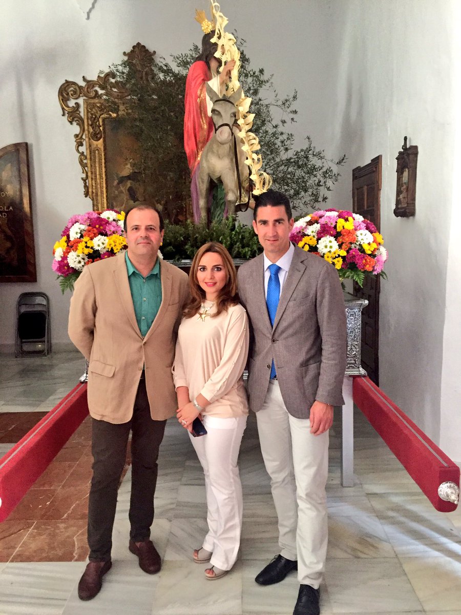 elagupc's tweet photo. Hoy en la procesión del Domingo de Ramos. Felicidades a la hermandad y a la @AM_LosRemedios magnífico día que nos deja imágenes como estas https://t.co/rrQx0EqGKw