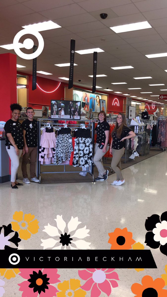 STYLEDBYVICTOR's tweet photo. Thanks to these fantastic ladies for getting the buzz out for this collection! 🐝@Crawdaddy247 @OswaldDebbie @k_richadson https://t.co/U2mPl8UWRn