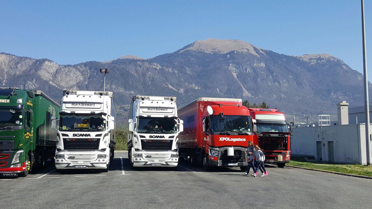 MarkStewart_uk's tweet photo. Enjoying the Alpine sunshine. https://t.co/hkwDTbR3Jq