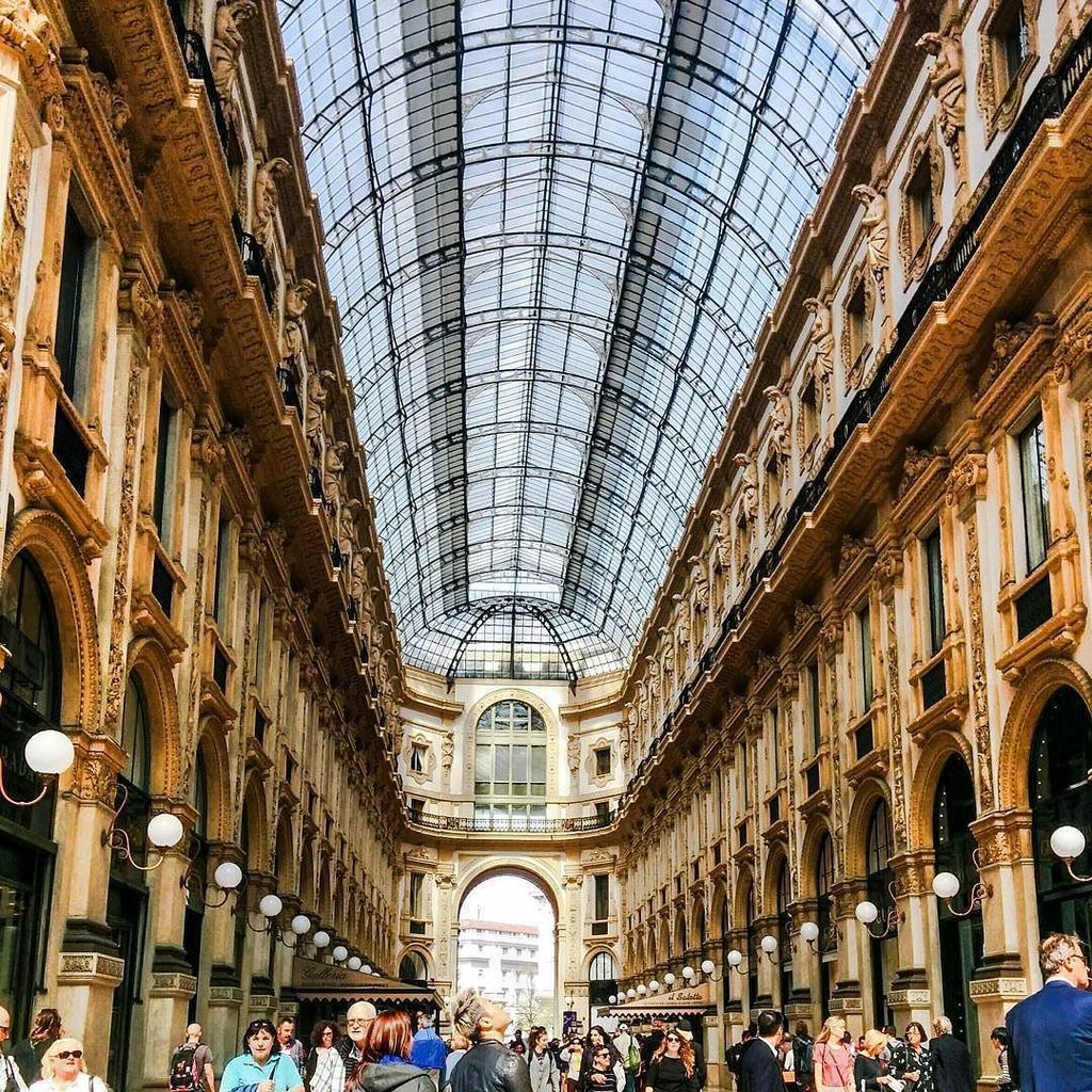 nadchalant's tweet photo. Emanuele. 
#Milan #Mailand #milano #lombardia #GalleriaVittorioEmanuele #architecturelovers https://t.co/tkw6nTl4lR https://t.co/8BbBc7ouXE