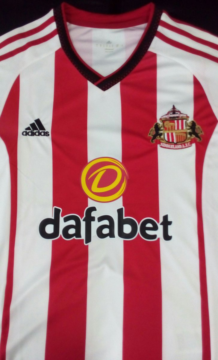JulianoMiler89's tweet photo. Manto do @SunderlandAFC !!
@pandradeespn e @MauroCezarESPN
@FalandodeEPL @CuriosidadesPL 
#SAFC #SUNMUN #SAFCvMUFC 
#PremierLeagueSóNAESPN https://t.co/criaXg9OyW
